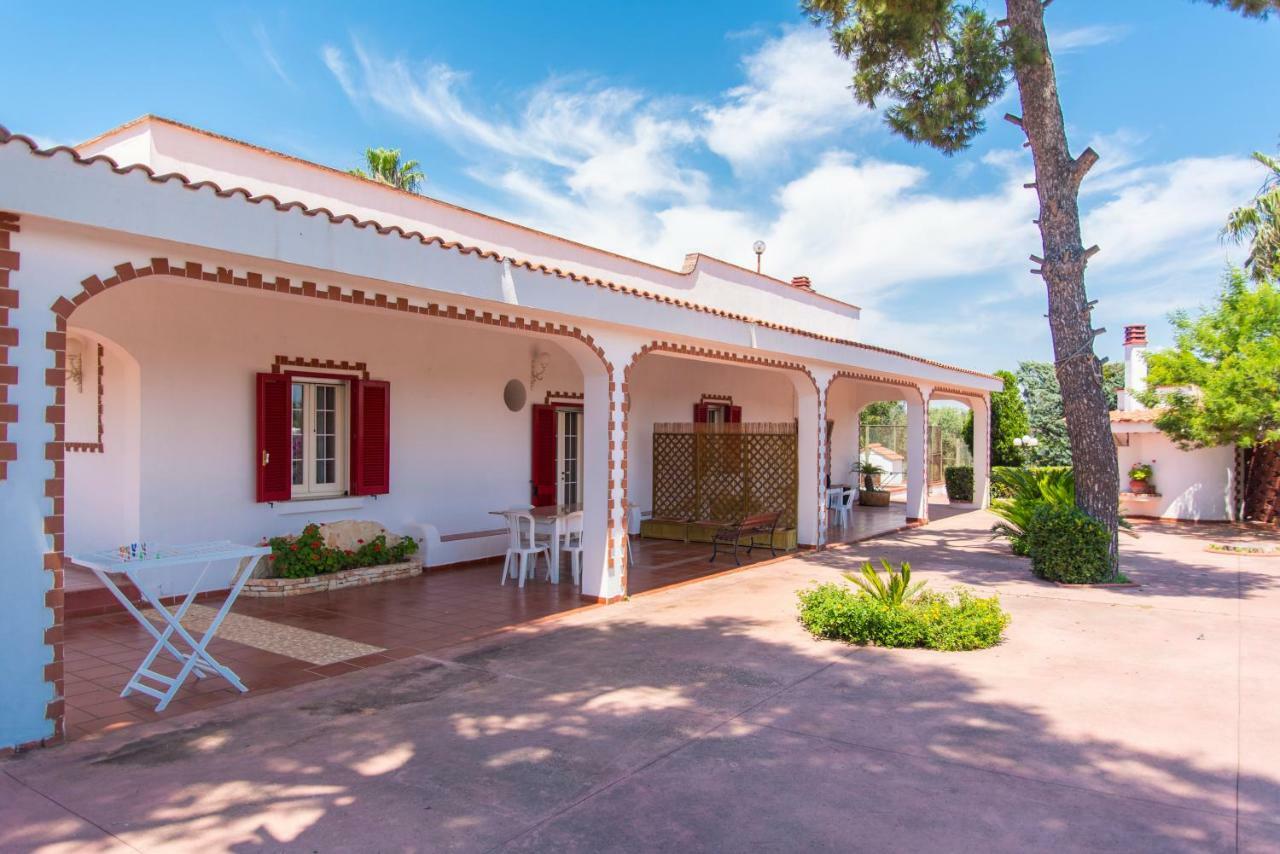Villa Potenza Галатоне Екстериор снимка